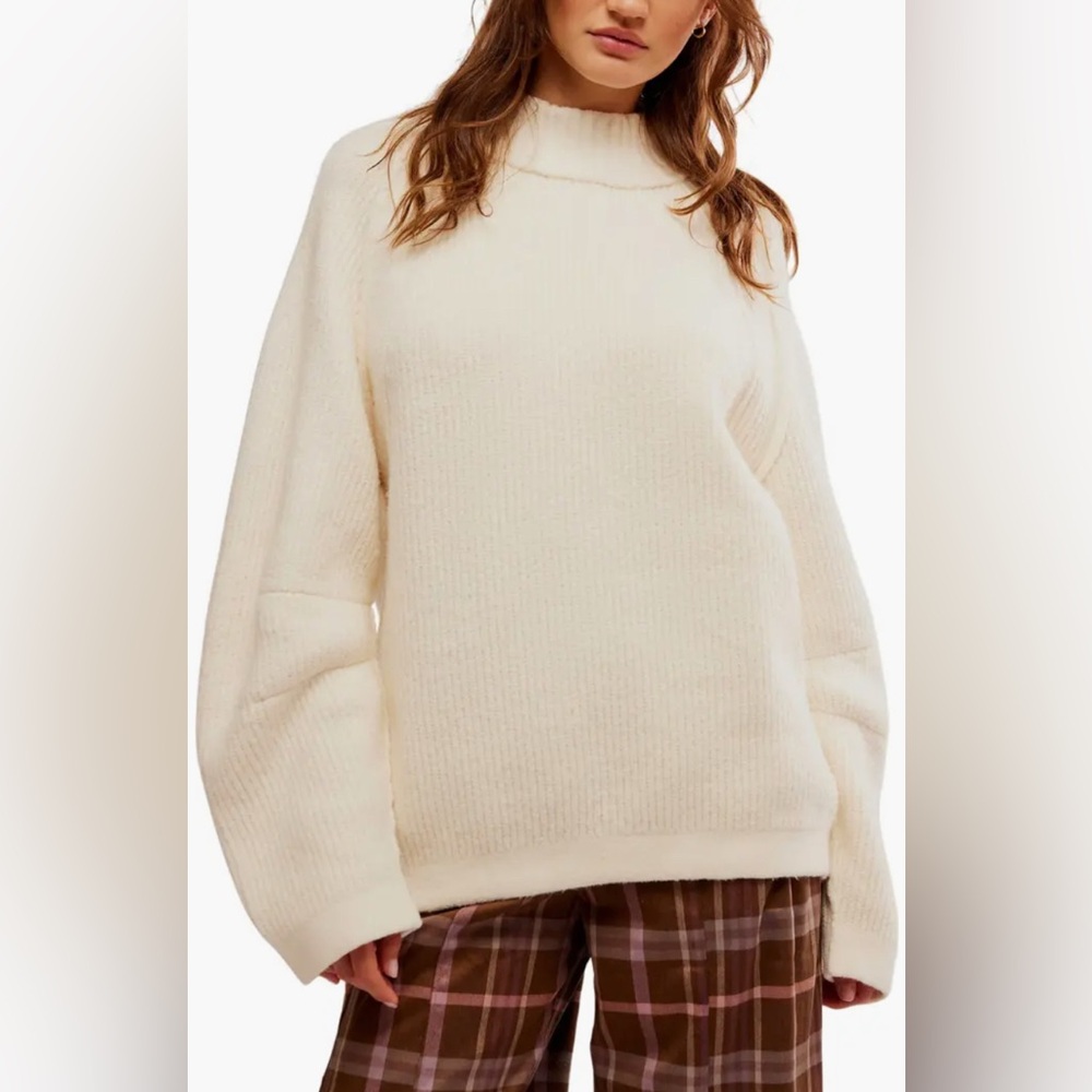 Free People Sunbeam Oversized Turtleneck Sweater - Coconut Cream | Size XS | NWT